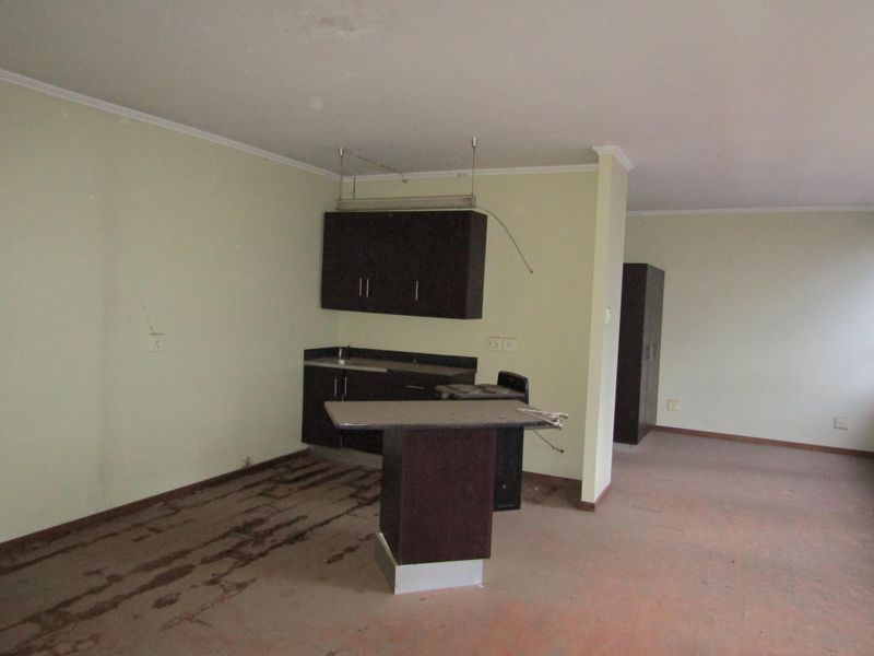 Spacious bachelor apartment available for rent in the Fashion Lofts building - Photo 7