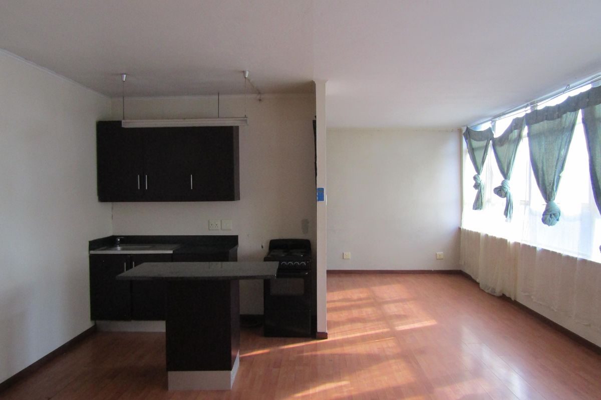 Spacious bachelor apartment available for rent in the Fashion Lofts building - Photo 3