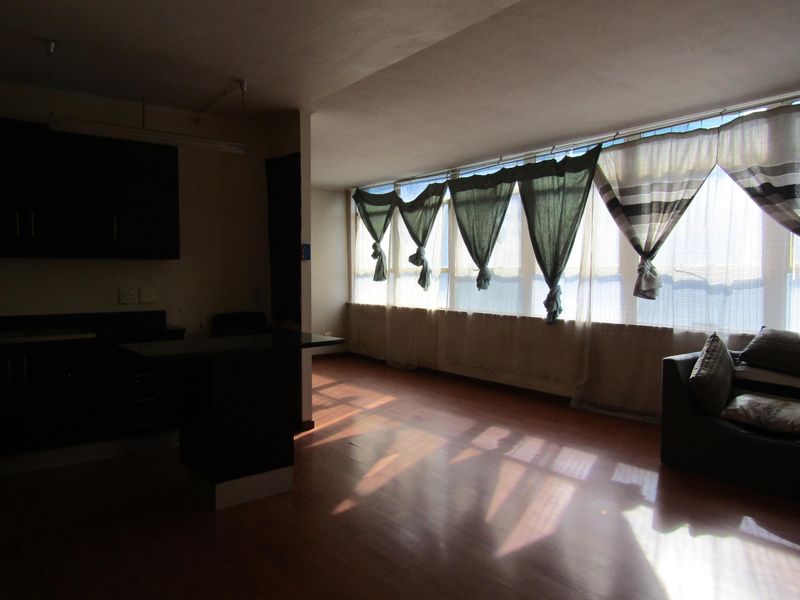 Spacious bachelor apartment available for rent in the Fashion Lofts building - Photo 8