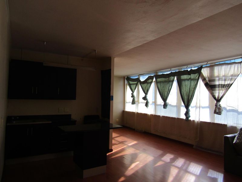 Spacious bachelor apartment available for rent in the Fashion Lofts building - Photo 7
