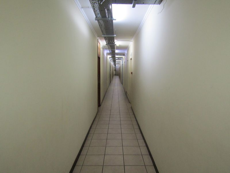 Spacious bachelor apartment available for rent in the Fashion Lofts building - Photo 6