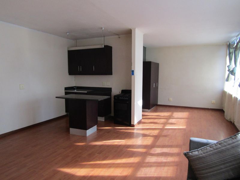 Spacious bachelor apartment available for rent in the Fashion Lofts building - Photo 4