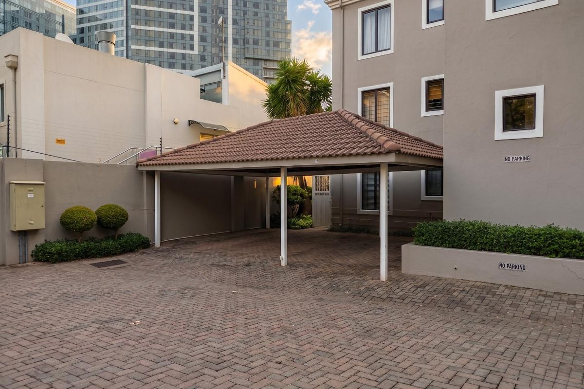 2 Bedroom Furnished Apartment To Let in Morningide, Sandton - Photo 3