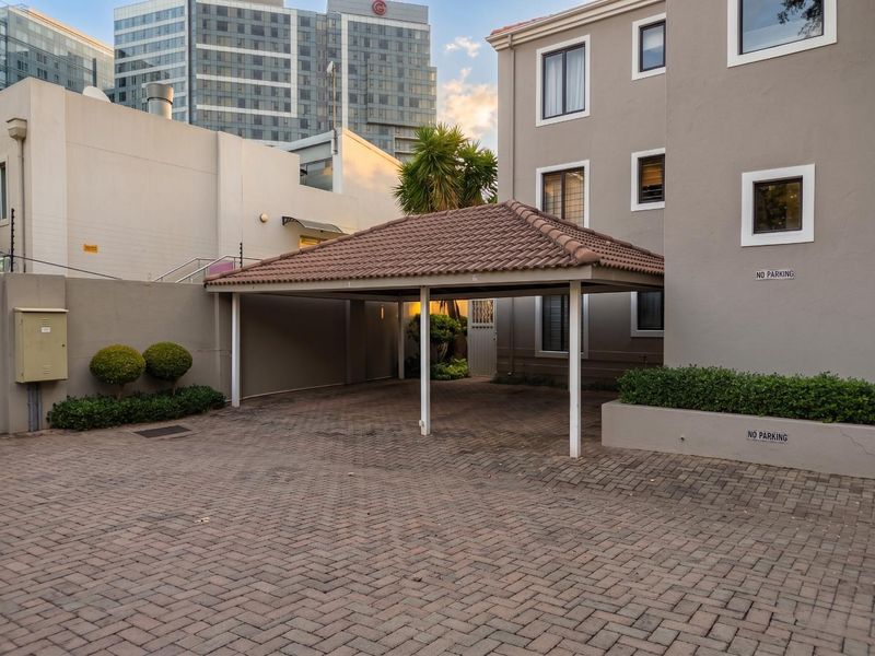 2 Bedroom Furnished Apartment To Let in Morningide, Sandton - Photo 3