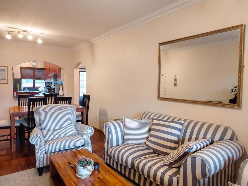 2 Bedroom Furnished Apartment To Let in Morningide, Sandton - Photo 9