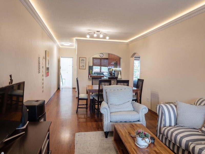 2 Bedroom Furnished Apartment To Let in Morningide, Sandton - Photo 7