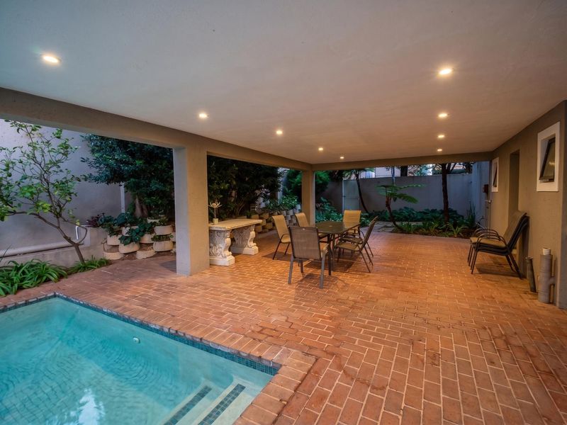2 Bedroom Furnished Apartment To Let in Morningide, Sandton - Photo 6