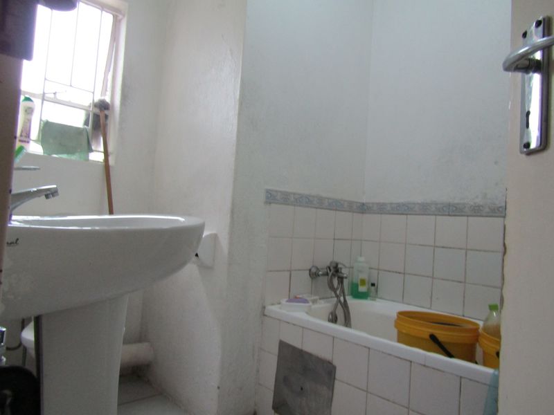 Apartment For Sale In Johannesburg - Photo 7