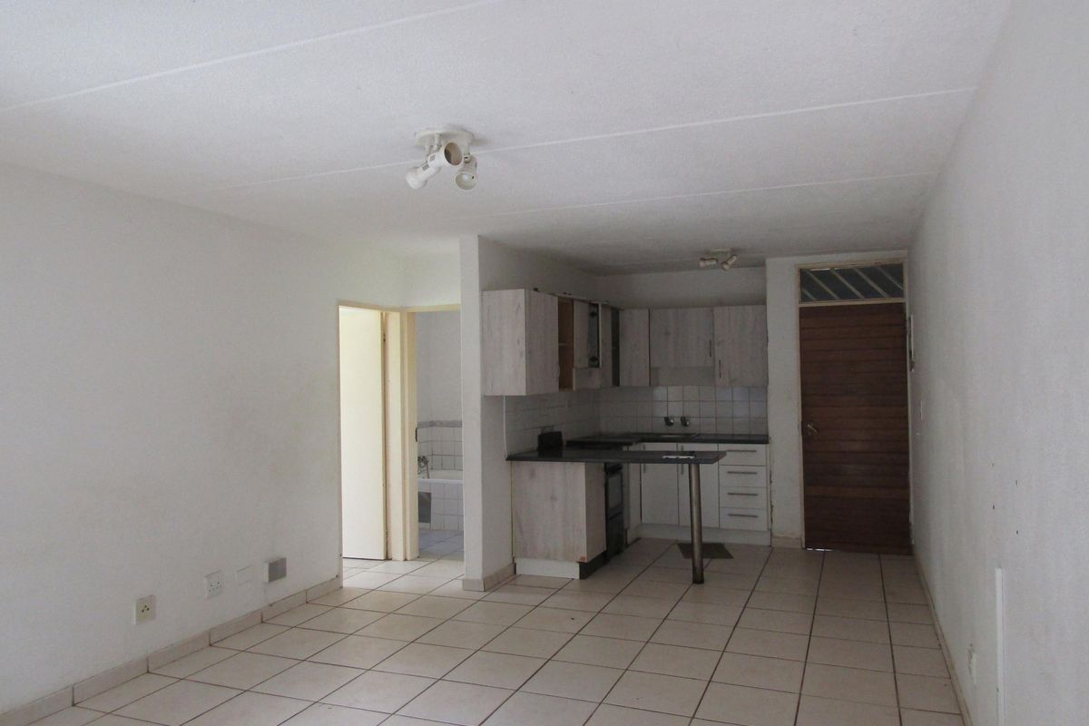 Apartment For Sale In Johannesburg - Photo 5