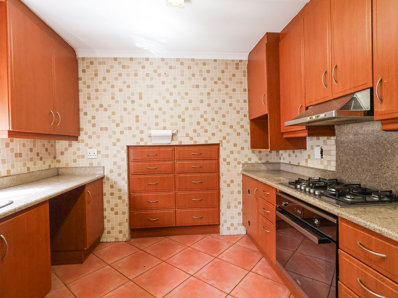 HIDDEN GEM SPACIOUS 3-BEDROOM FAMILY HOME - IMMEDIATE OCCUPATION!!! - Photo 3