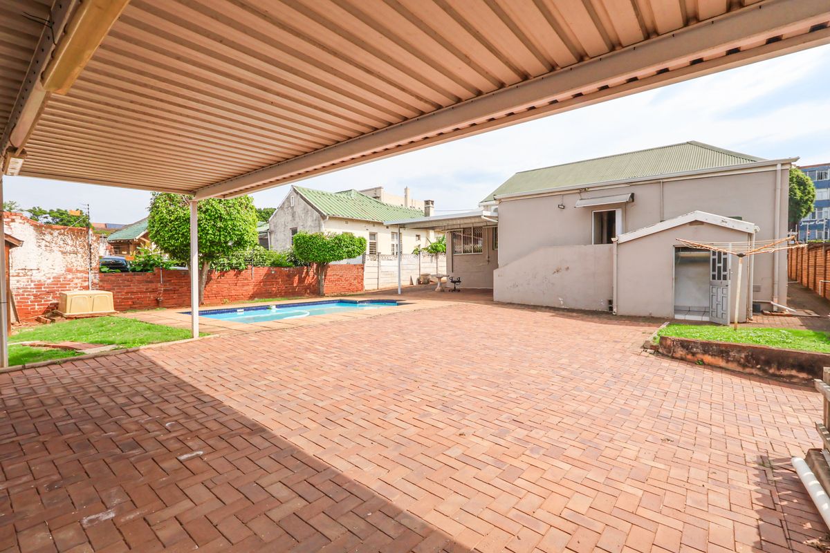 HIDDEN GEM SPACIOUS 3-BEDROOM FAMILY HOME - IMMEDIATE OCCUPATION!!! - Photo 2
