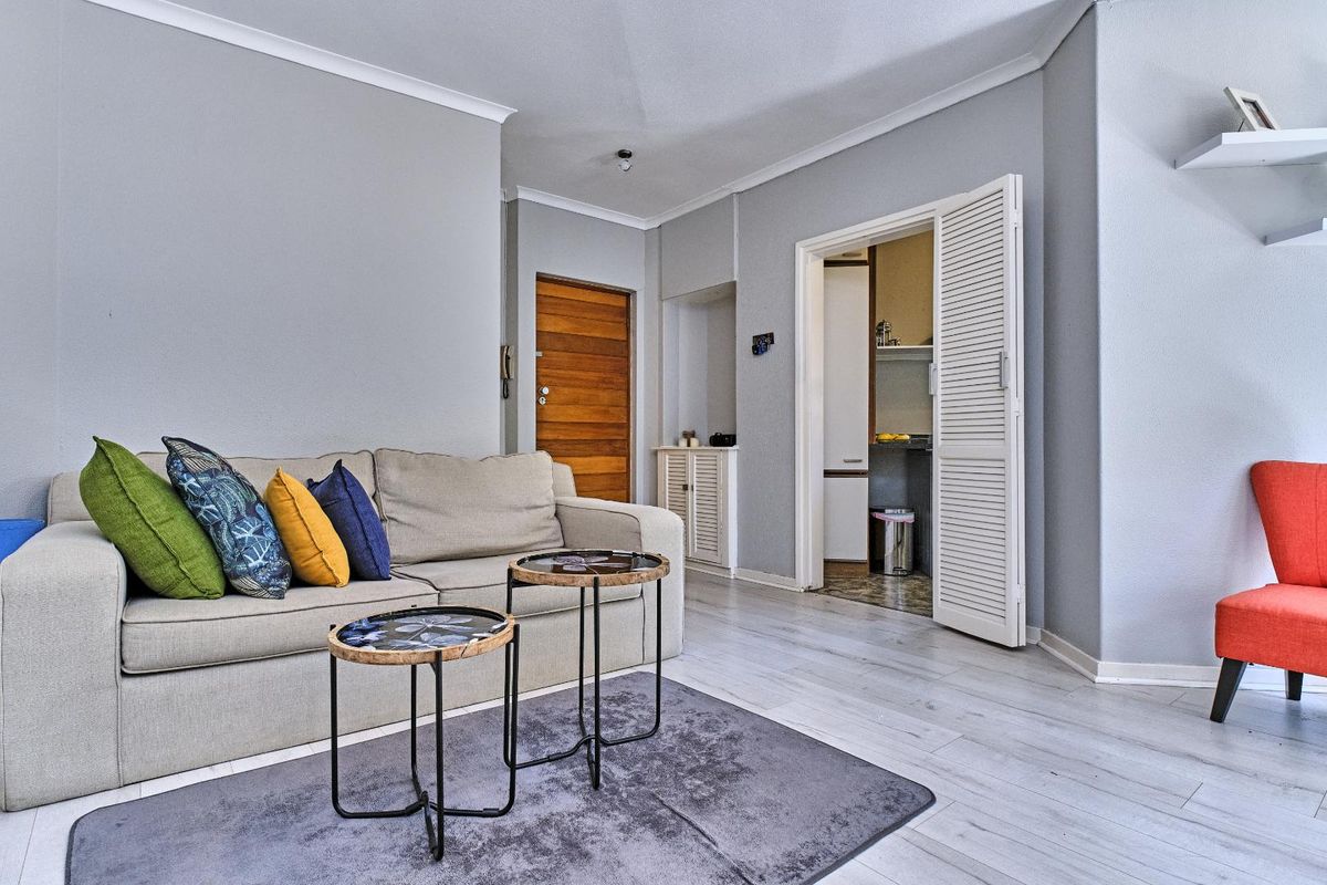 Urban Sophistication Meets Quiet Elegance in the Heart of Illovo - Photo 5