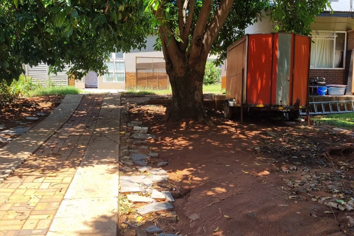 Endless Potential, Prime Location Living - Photo 3
