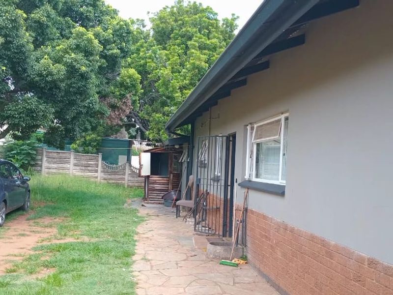 Endless Potential, Prime Location Living - Photo 4