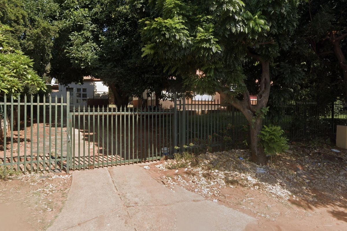 Endless Potential, Prime Location Living - Photo 2