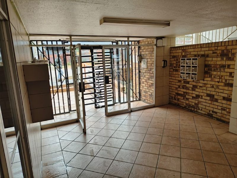 Prime Sunnyside Fixer-Upper Opportunity - Photo 10