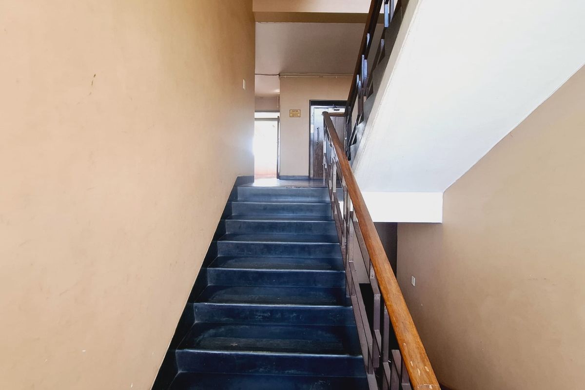 4-Bedroom Apartment – Prime Location! - Photo 3