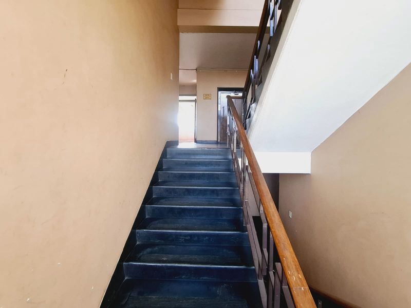 4-Bedroom Apartment – Prime Location! - Photo 3