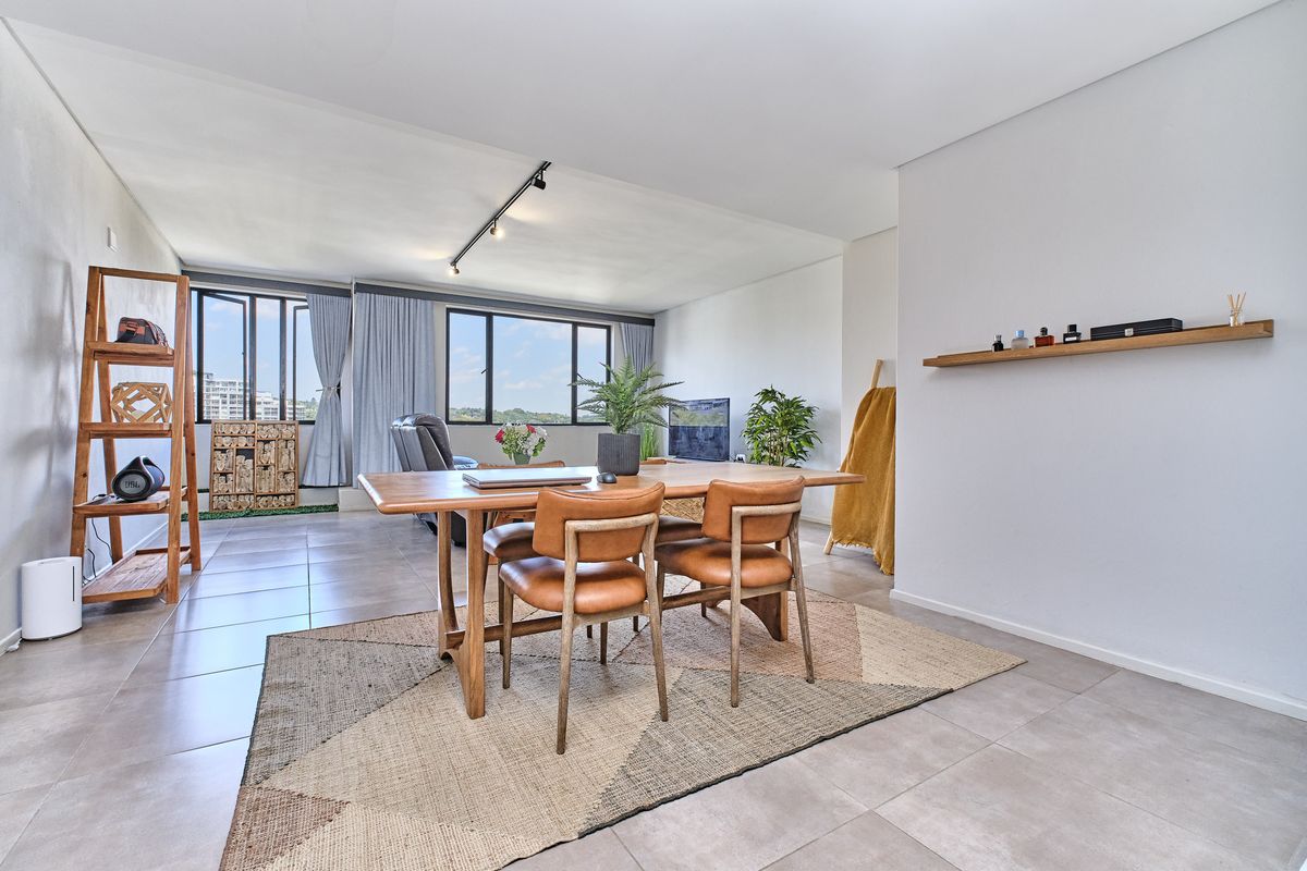 2 Bedroom Doube Storey Semi Furnished Apartment To Let in Sandown, Sandton - Photo 5