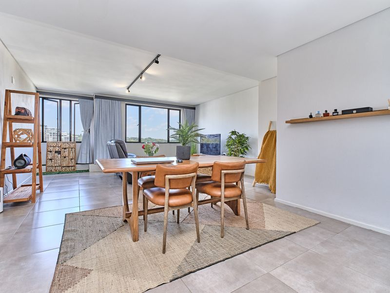 2 Bedroom Doube Storey Semi Furnished Apartment To Let in Sandown, Sandton - Photo 5
