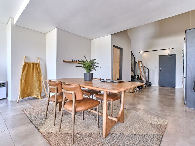 2 Bedroom Doube Storey Semi Furnished Apartment To Let in Sandown, Sandton - Photo 4