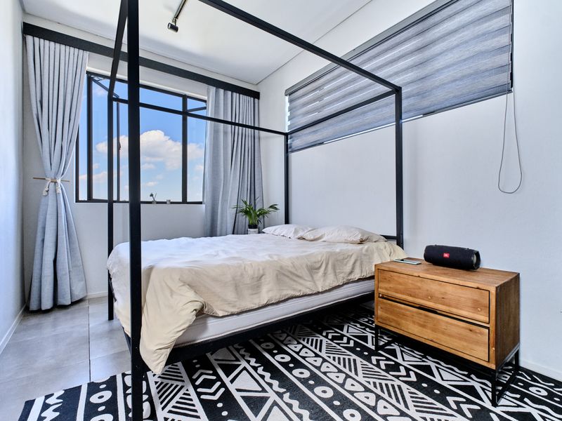 2 Bedroom Doube Storey Semi Furnished Apartment To Let in Sandown, Sandton - Photo 9