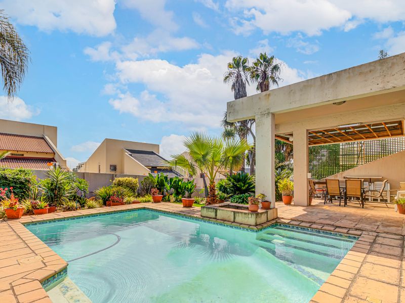 3 Bedroom Double Storey Home To Let in Edenburg, Sandton - Photo 7