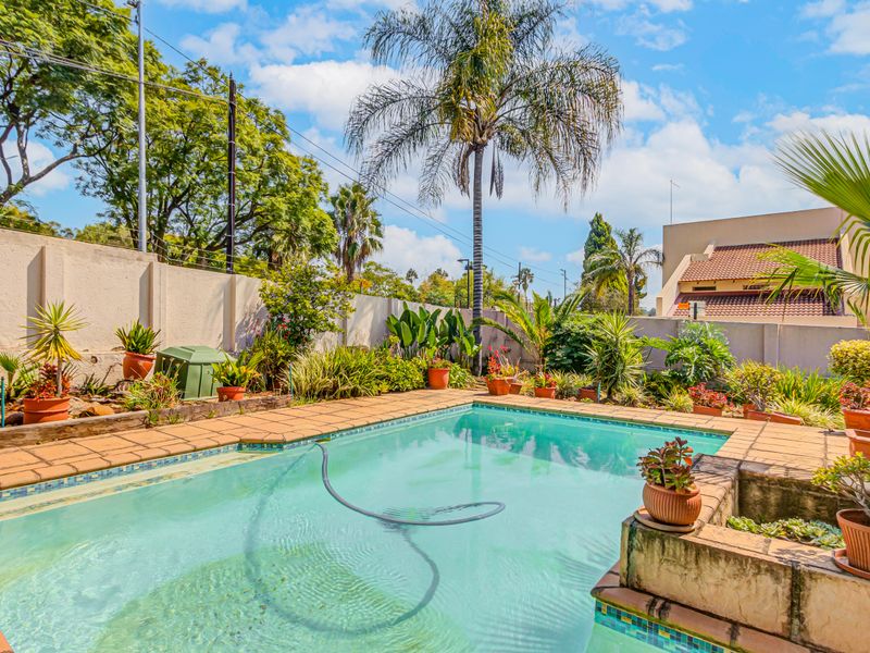 3 Bedroom Double Storey Home To Let in Edenburg, Sandton - Photo 6