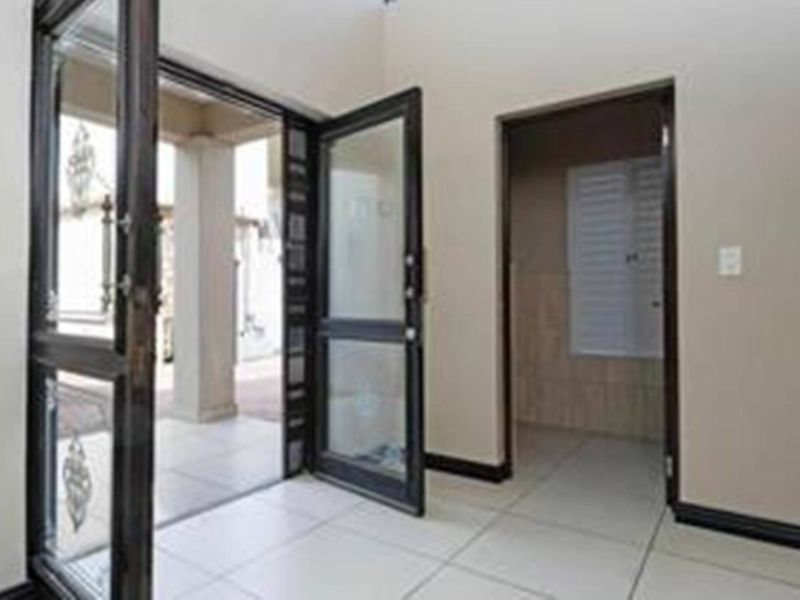 A Masterpiece of Modern Elegance: Discover 8 Berkeley Square, Bryanston you’ve been searching for - Photo 2