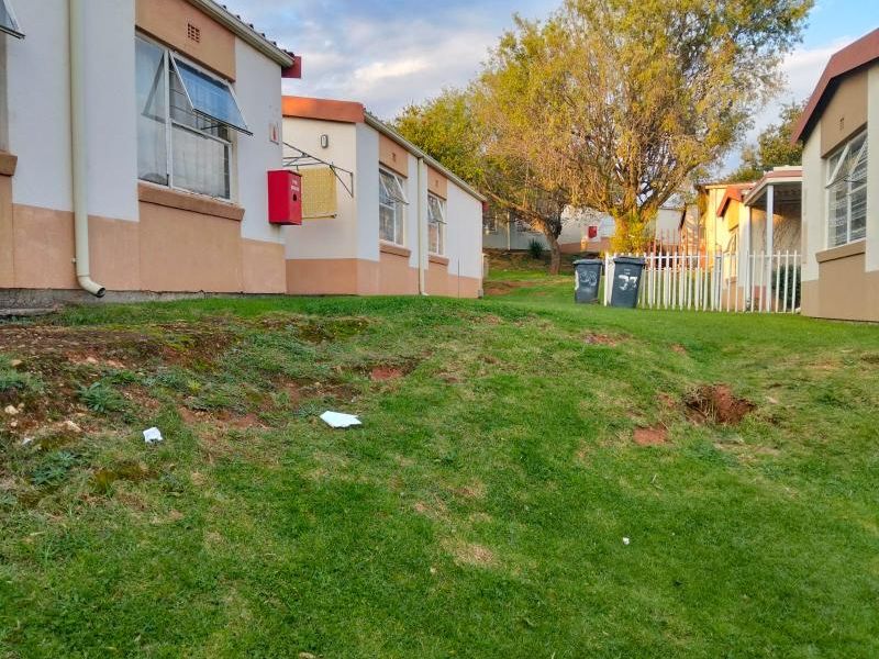 2 Bedroom Townhouse for Sale in Lion Ridge - Ridgeway - Photo 4