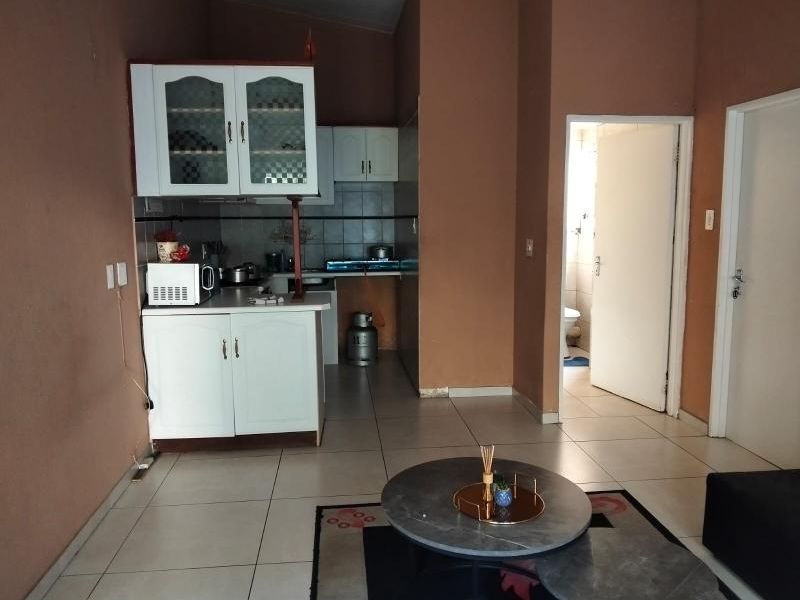 2 Bedroom Townhouse for Sale in Lion Ridge - Ridgeway - Photo 6