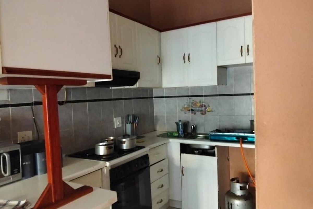 2 Bedroom Townhouse for Sale in Lion Ridge - Ridgeway - Photo 5