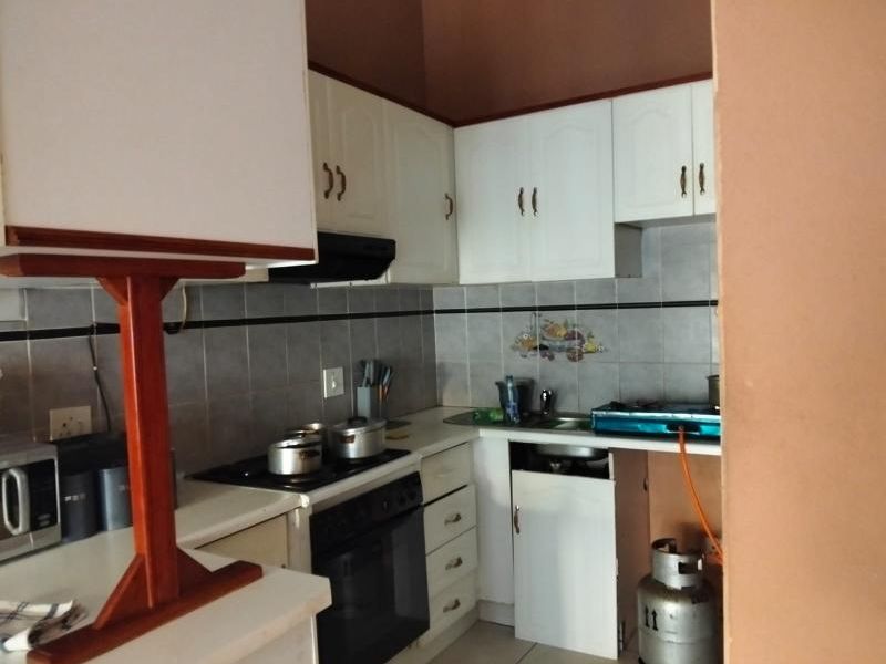 2 Bedroom Townhouse for Sale in Lion Ridge - Ridgeway - Photo 5