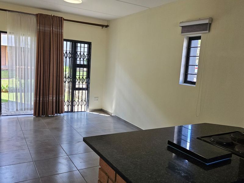 2 Bed, 2 bath Apartment - Waterfall - Photo 5