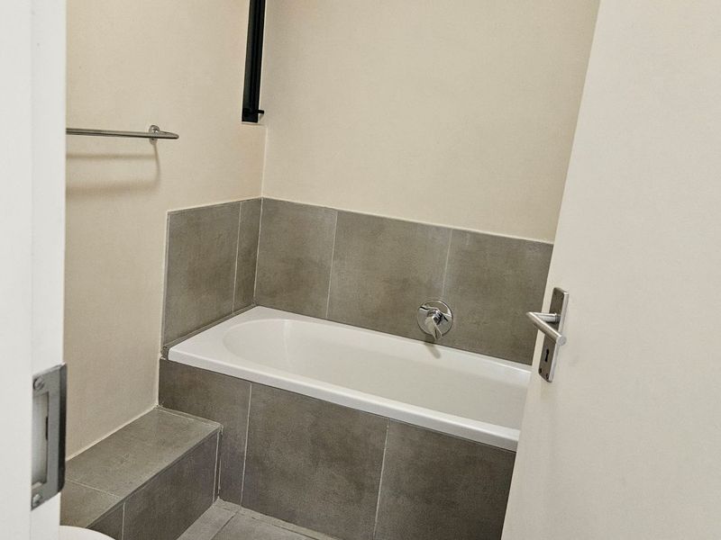 2 Bed, 2 bath Apartment - Waterfall - Photo 10