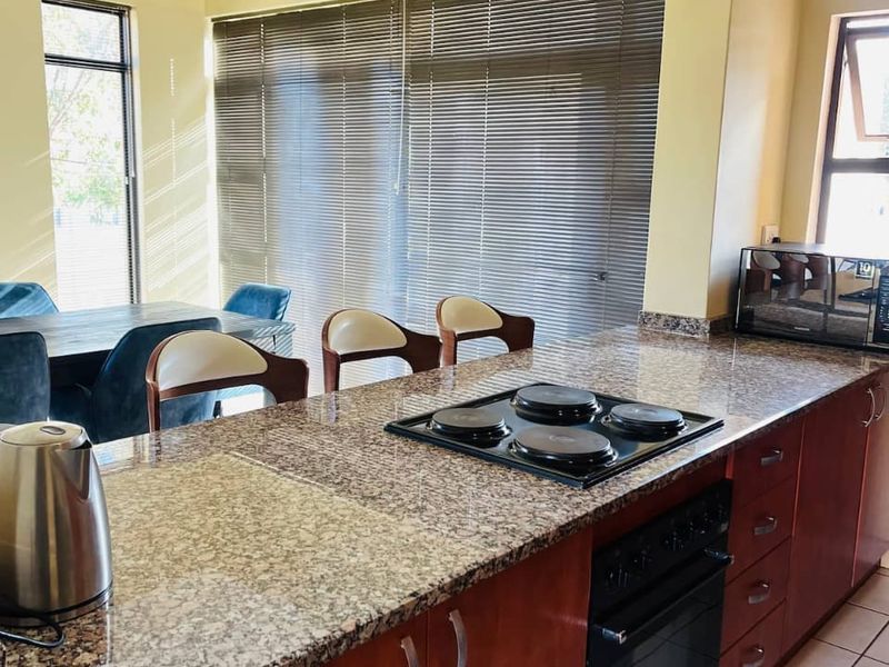 2 BEDROOM: UNIT FOR RENT - Photo 2