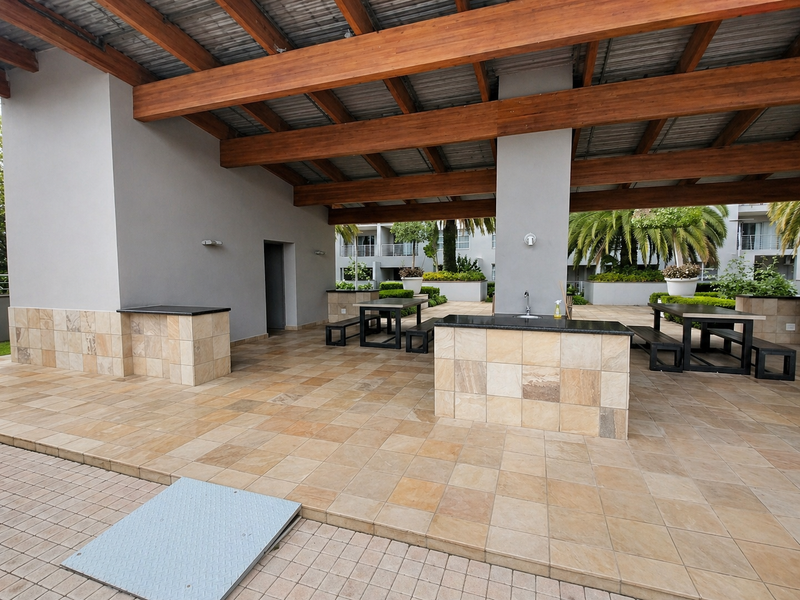 2 Bedroom Furnished Aparment To Let in Sandown, Sandton - Photo 3