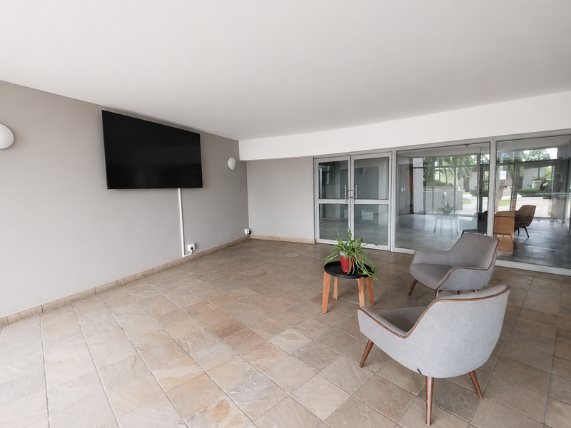 2 Bedroom Furnished Aparment To Let in Sandown, Sandton - Photo 8