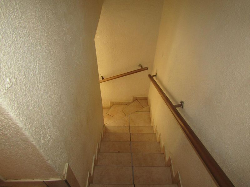 3-bedroom apartment to let in Mondeor, Johannesburg—perfect for family living! - Photo 9