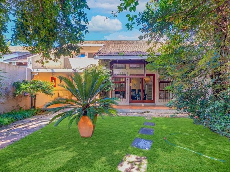 Elevate Your Every Day living to 10 Cadogan Place, Bryanston - Photo 2