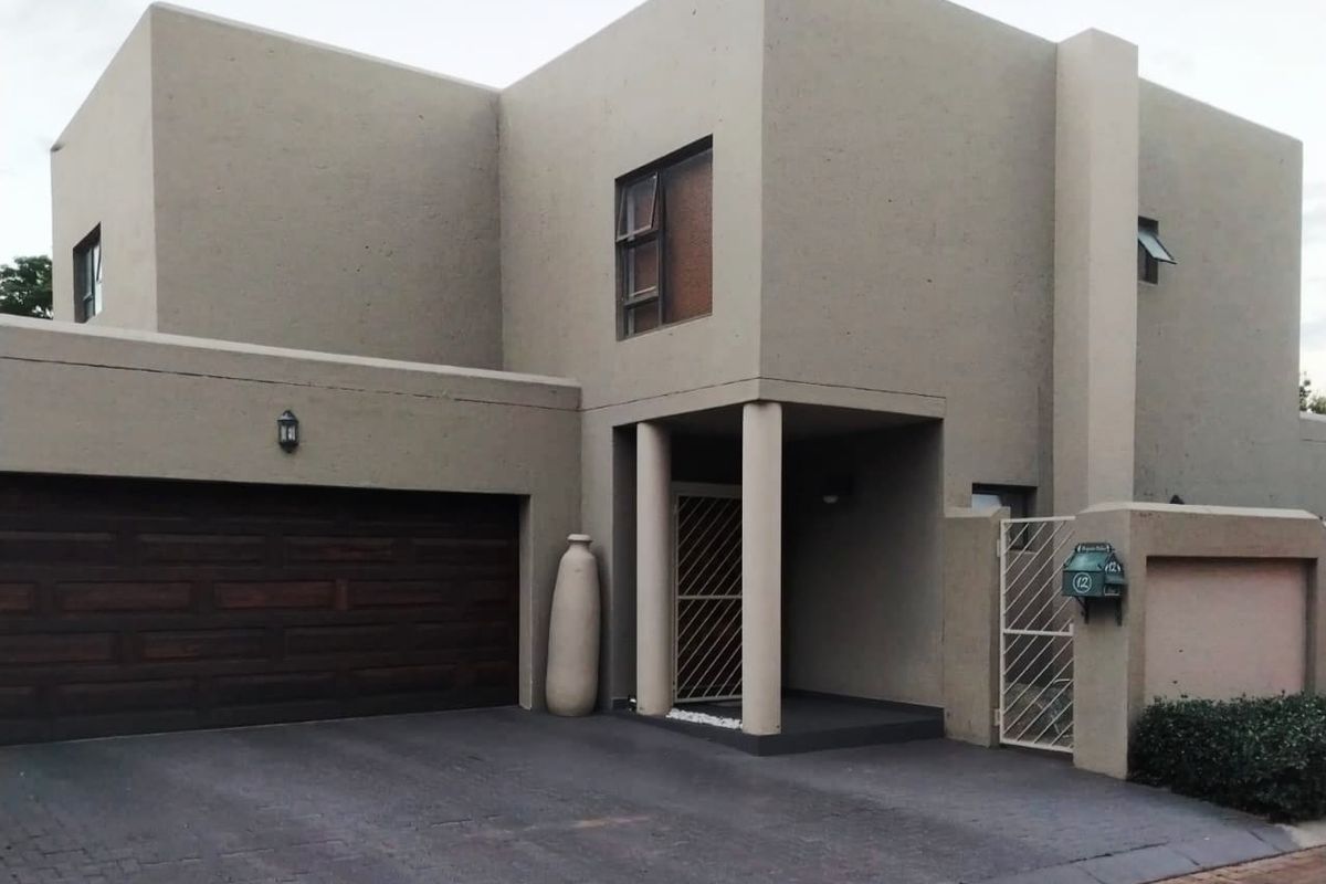 Double Storey Stunner - Photo 5
