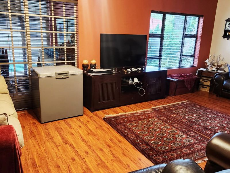 Double Storey Stunner - Photo 10