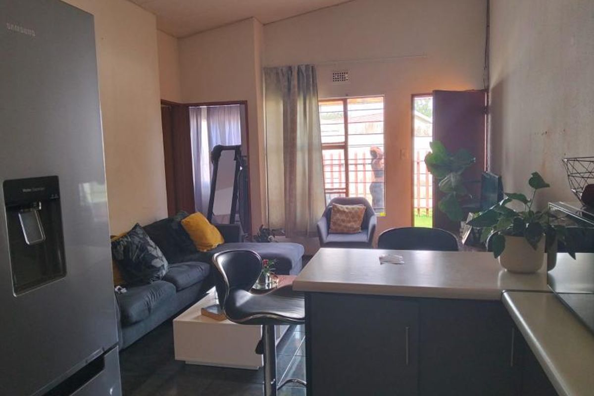 THREE BEDROOMS TOWNHOUSE FOR SALE IN RIDGEWAY - Photo 2