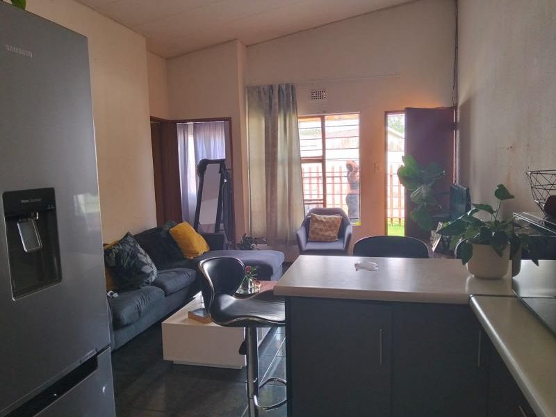THREE BEDROOMS TOWNHOUSE FOR SALE IN RIDGEWAY - Photo 2