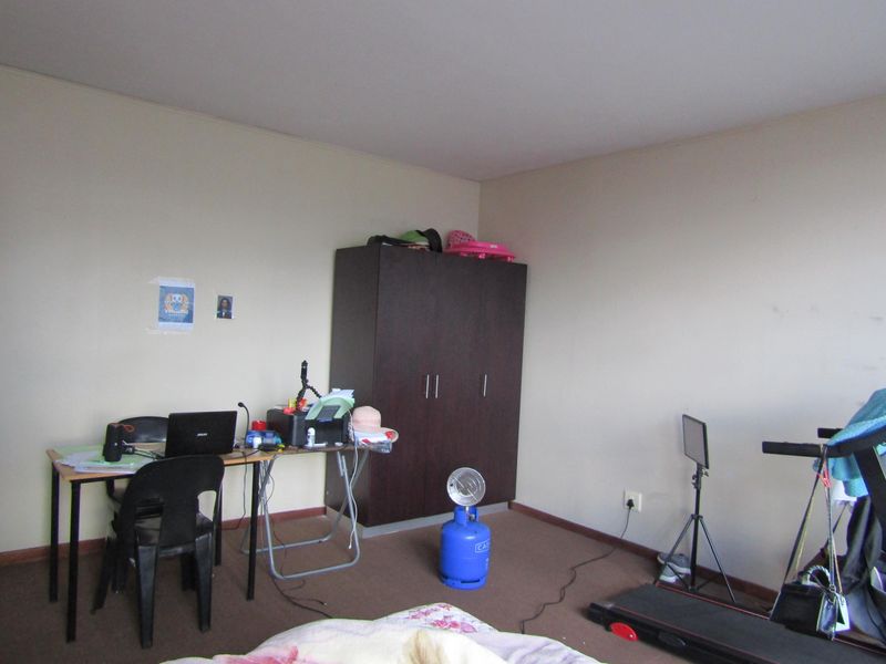 Apartment For Sale In Johannesburg - Photo 7