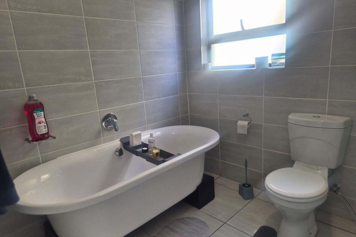 Modern and spacious 2 bed 2 bath for rent in Kikuyu Waterfall - Photo 5