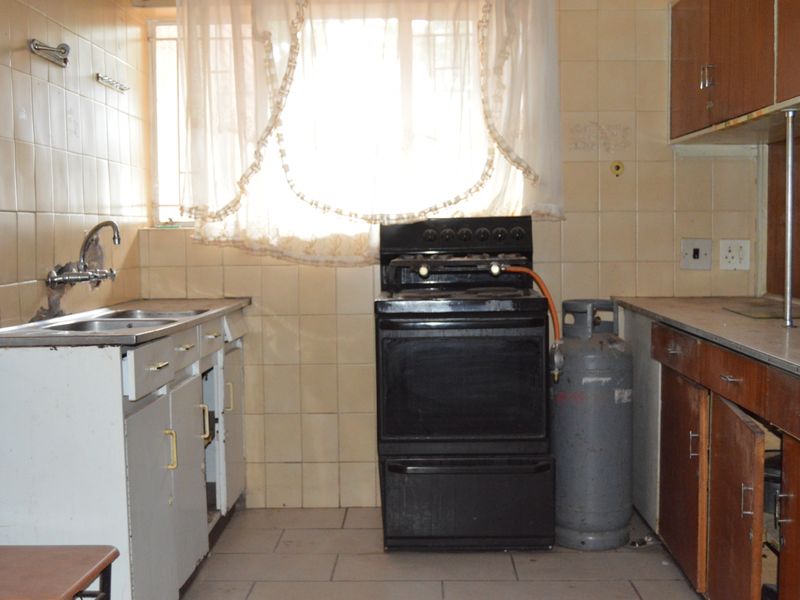 Stunning 3-bedroom duplex for sale in La Montagne, Pretoria—modern living with spacious comfort - Photo 9
