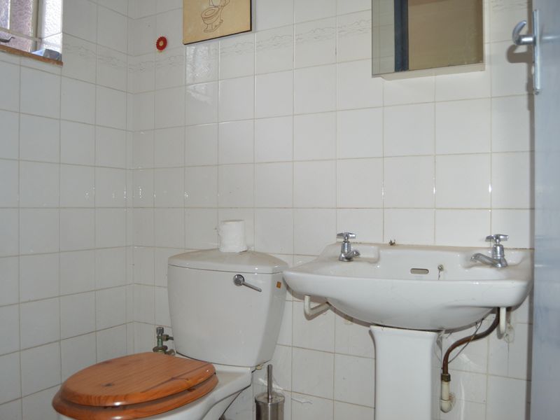 Stunning 3-bedroom duplex for sale in La Montagne, Pretoria—modern living with spacious comfort - Photo 6