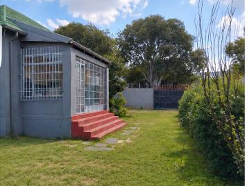 FOUR BEDROOMED HOUSE FOR SALE IN THE HILL - Photo 2
