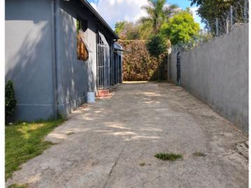 FOUR BEDROOMED HOUSE FOR SALE IN THE HILL - Photo 9